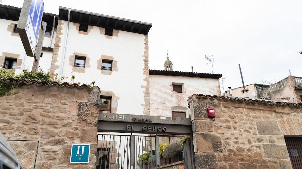 Hotel El Cerco Puente La Reina Bagian luar foto